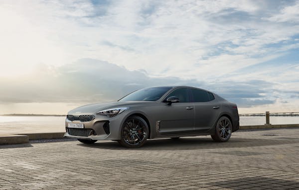 free photo of car on coastline parking