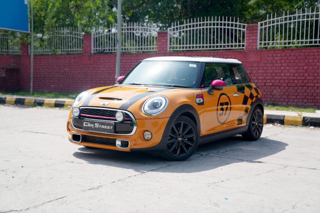 Second-Hand Luxury Cars